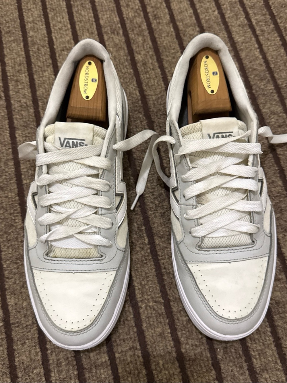 VANS Men's Lowland Comfy Cush White/ Grey Skate Sneakers Size 10.5 EUC